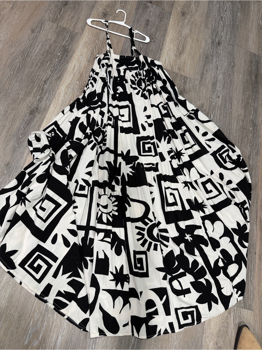 Boutique 9 Black and White Graphic Maxi Dress